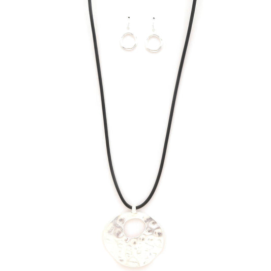 Hammered Metal Round Pendant Necklace - Leur Beau Monde Boutique