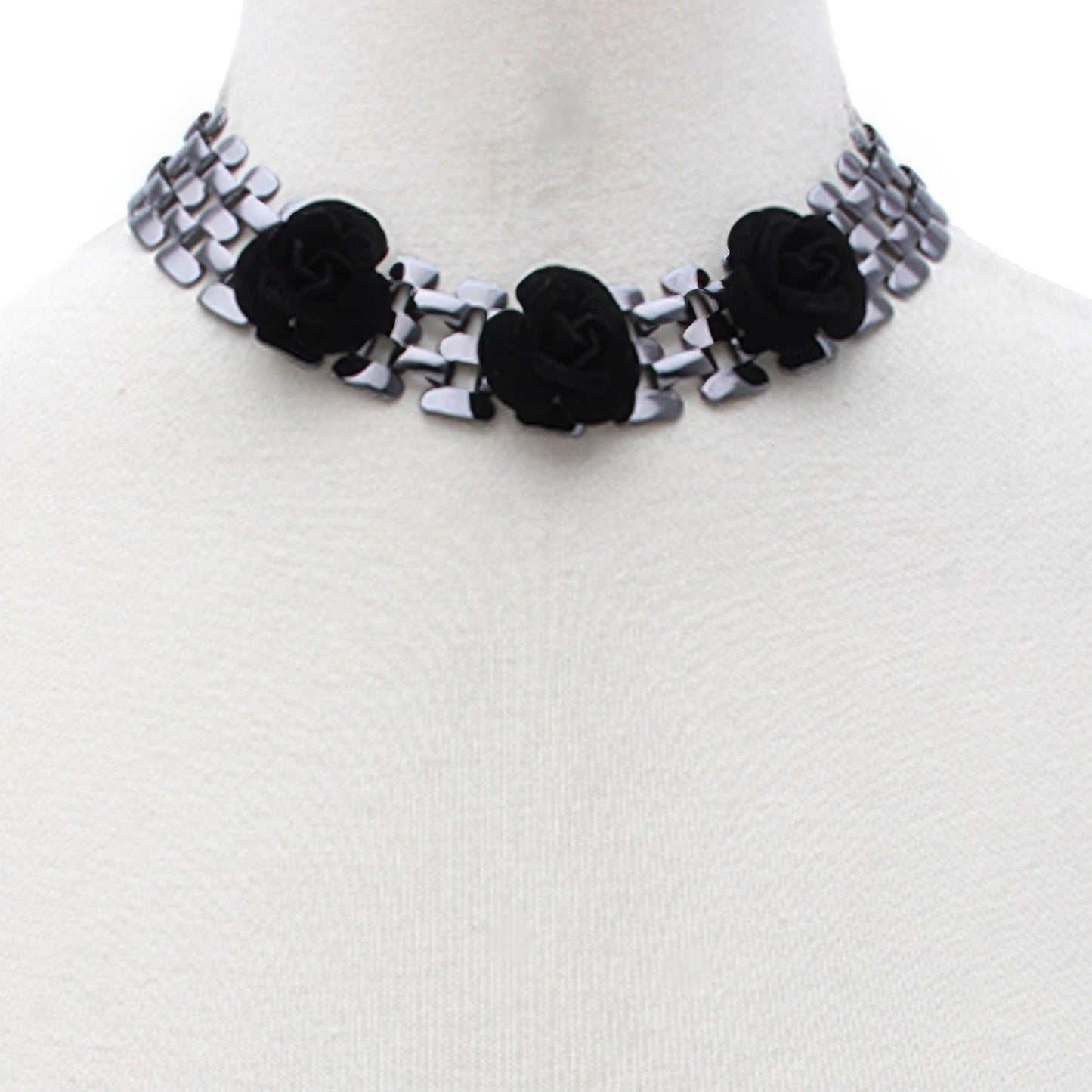 Sodajo Flower Metal Necklace - Leur Beau Monde Boutique